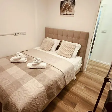 Premium Skver - Center Apartment Tuzla